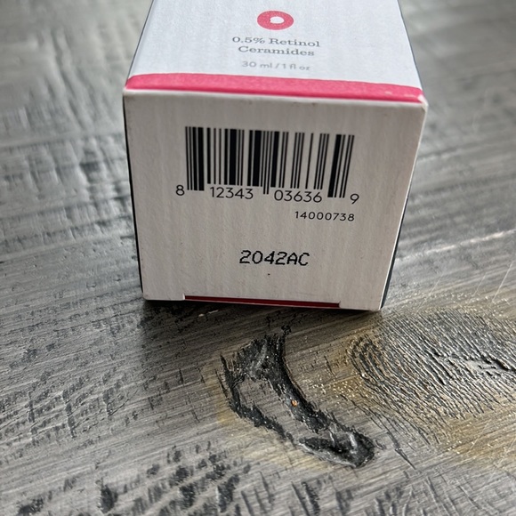 Drunk Elephant A-Gloei Maretinol oil - Picture 3 of 9